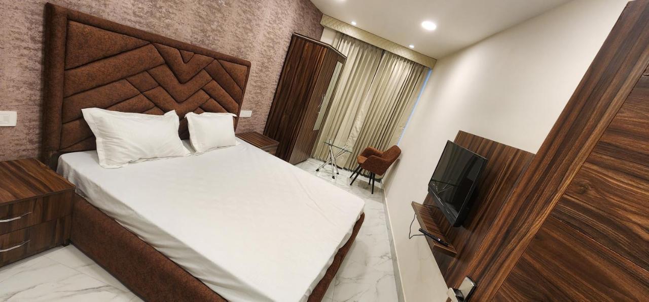 Ovel Hotel Ludhiana Eksteriør bilde