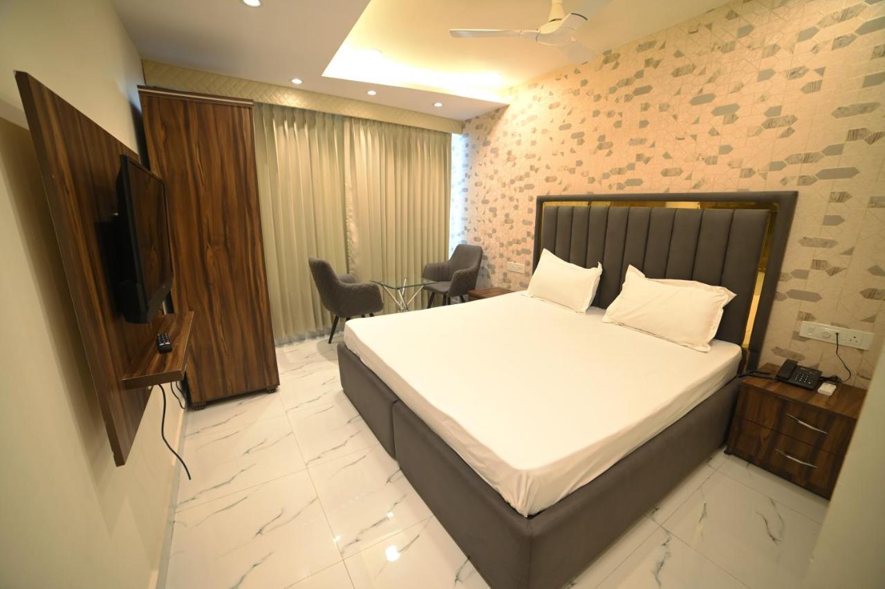 Ovel Hotel Ludhiana Eksteriør bilde