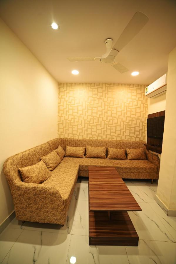 Ovel Hotel Ludhiana Eksteriør bilde